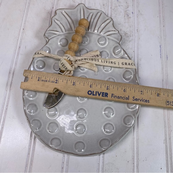 SoHa Living White Ceramic pineapple cheese plate and knife - Picture 4 of 7